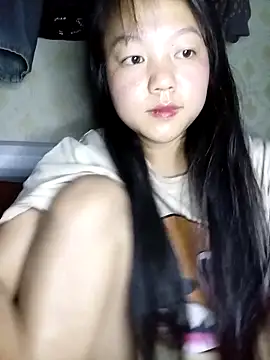 Quynhsumon online show from March 18, 3:39 pm