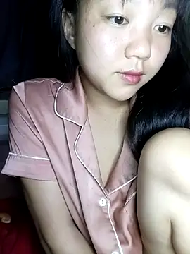 Quynhsumon online show from March 2, 3:52 pm