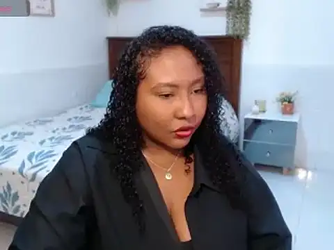 KaroldelaTorree online show from October 24, 2:46 pm