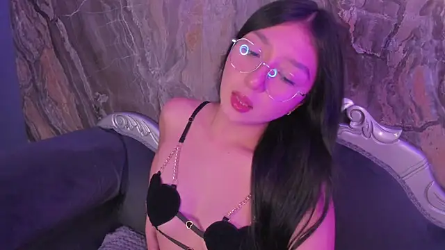 sydney miller  online show from January 11, 12:04 am