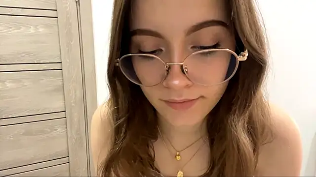 Kira Sanders online show from November 7, 4:56 pm