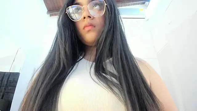 EmmadaSilva online show from March 19, 4:22 pm