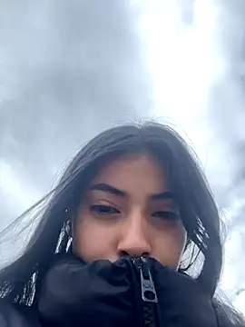 miadaviesx online show from November 14, 1:00 pm