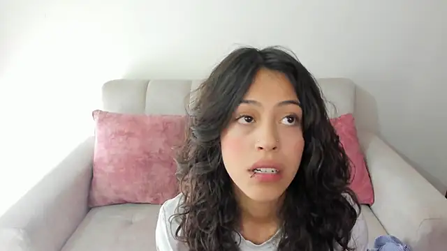 emily jonessxx online show from October 29, 7:16 pm