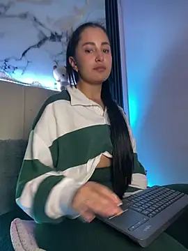 MAVI EC online show from December 2, 10:01 pm