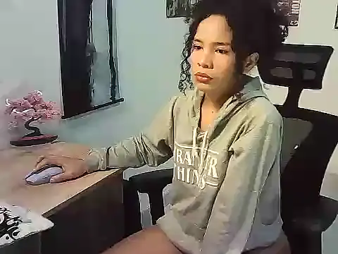 Gigi Scott  online show from December 14, 2:28 am