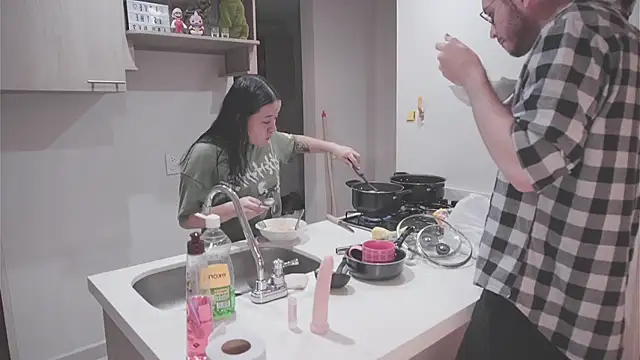 dan and daya online show from November 24, 11:51 pm