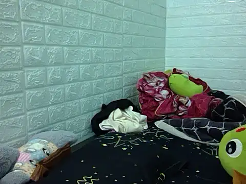 May2k2 online show from December 4, 6:59 am