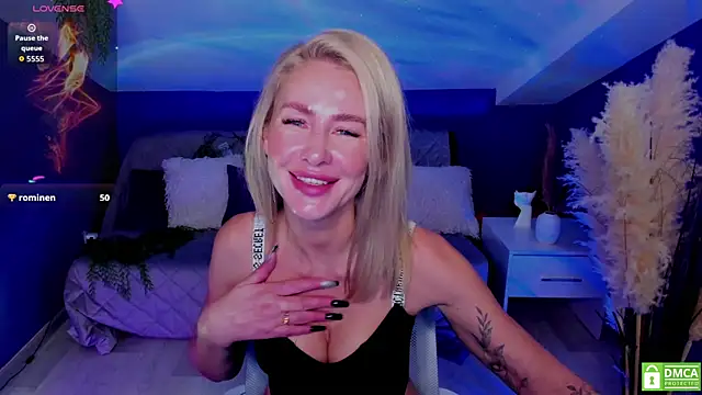 MadamMilly  online show from November 10, 6:52 am