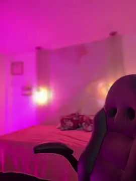 amber white15 online show from February 26, 4:22 am