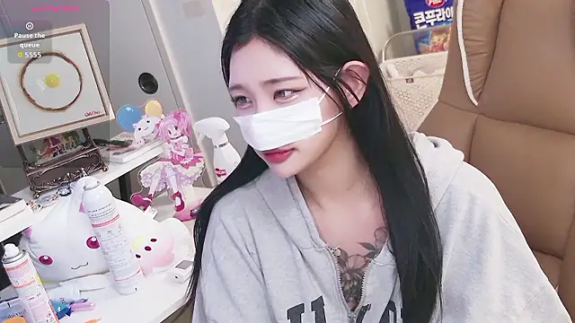 Milk Sola online show from June 1, 3:14 pm
