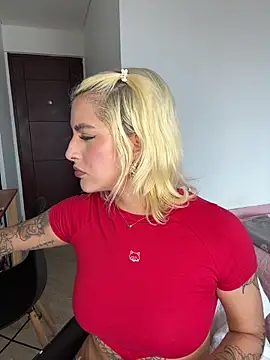 Snapshot of loremusis- chatting on December 17, 6:56 pm loremusis- online show from December 17, 6:56 pm