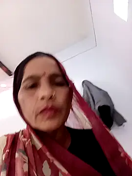 Indiangueen online show from December 5, 8:37 am