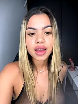 Alanna-foxx online show from October 28, 3:12 am