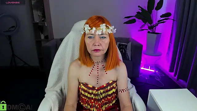 Carla Vogue online show from February 21, 11:11 am