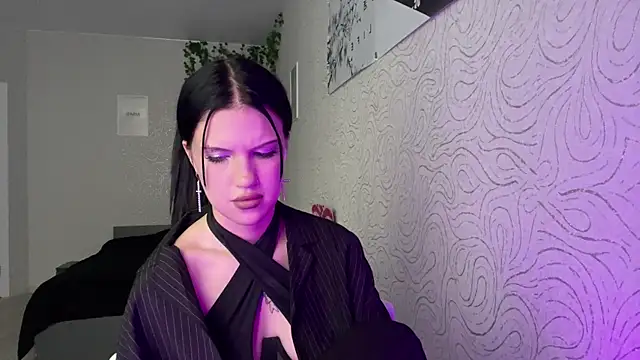 Sylira fable online show from November 8, 1:05 pm