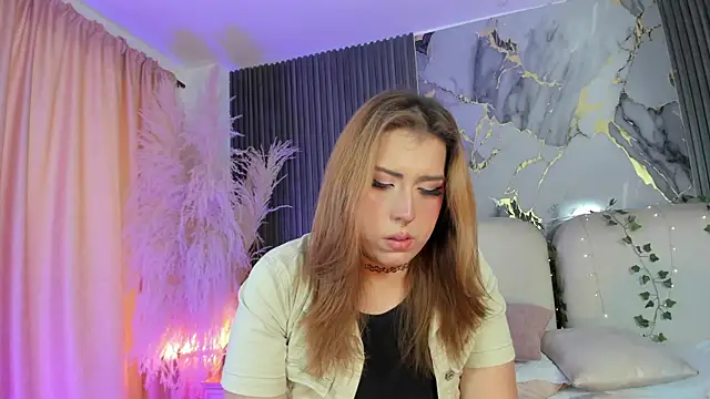 JanneBlossom  online show from April 11, 8:45 pm