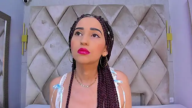 violett rabbit  online show from March 6, 8:15 pm