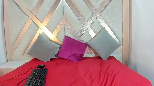 Cassandra Armani online show from January 10, 3:33 am