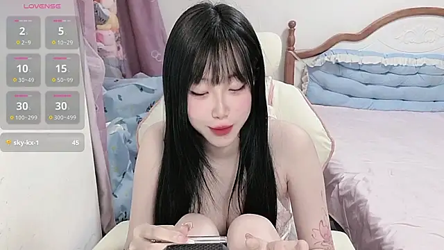 Vivian-88 online show from April 25, 3:42 am