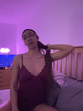 lightskinlatina online show from December 2, 10:45 pm