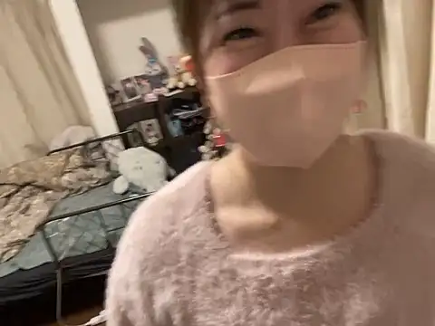 hitomi desu online show from February 1, 8:07 pm