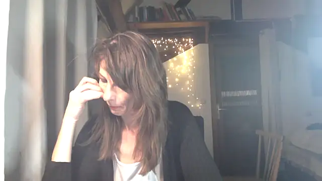 MissDyannis online show from April 8, 10:12 pm