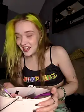 mattiethebaddieee online show from November 30, 3:43 am