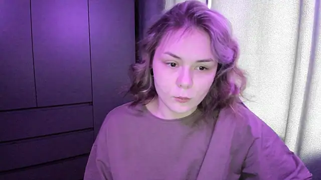 sophia lix online show from December 19, 5:32 am