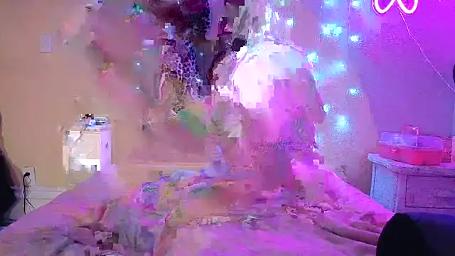 roxiebaby online show from December 19, 10:18 am