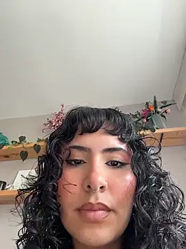 SugarTroubl33 online show from April 14, 2:50 pm