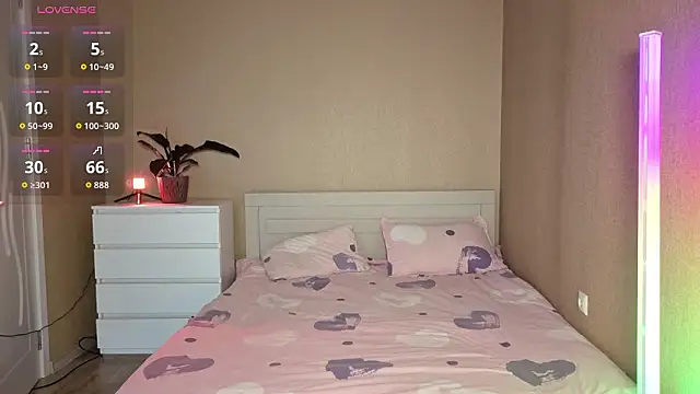 pawsclawss online show from March 8, 6:39 am