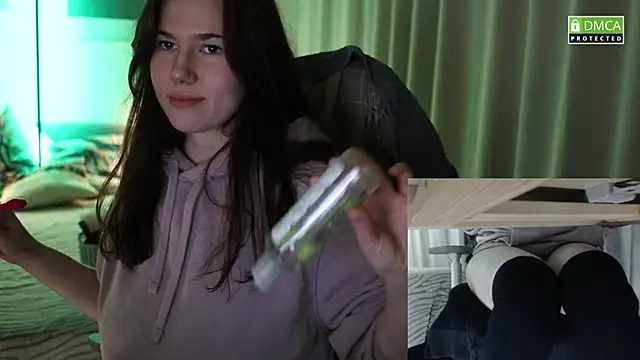 girl u never met online show from November 15, 5:36 pm