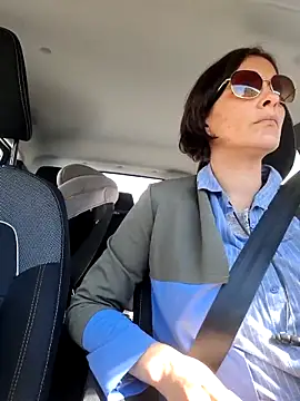 Piediniecollant online show from April 10, 11:49 am