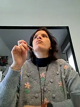 Piediniecollant online show from February 17, 11:31 am