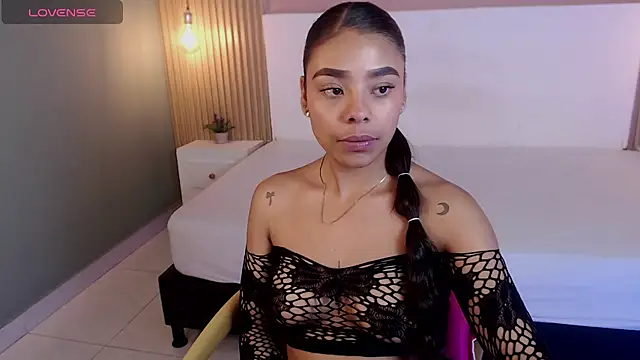 SoffiaDams2 online show from November 29, 12:20 pm