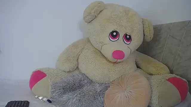 little emiily  online show from November 11, 12:57 pm