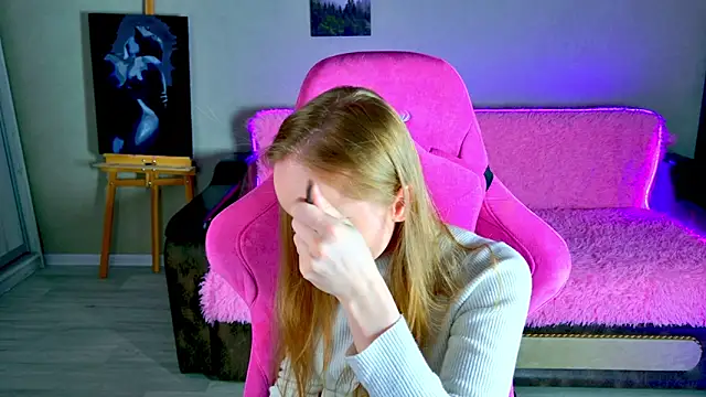 Shawty Mia online show from February 4, 8:01 pm