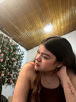 Tharafresneda  online show from October 29, 2:31 pm