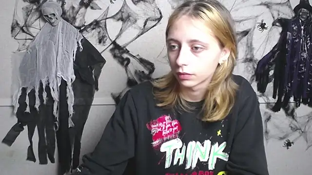 TracyLll online show from November 8, 7:46 am