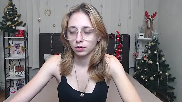 TracyLll online show from January 8, 6:39 am