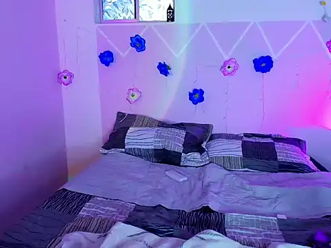 Aprilsweet2005 online show from April 13, 1:45 pm