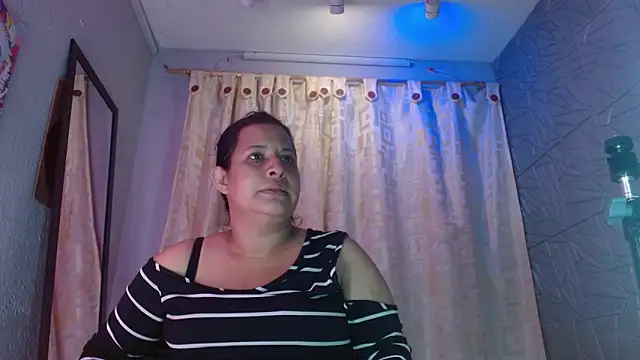 Camille Sinclair online show from November 17, 8:09 pm