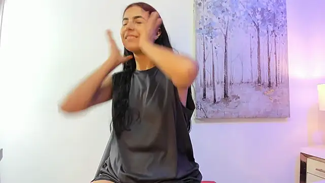 DanniaKross 1 online show from December 2, 7:05 pm