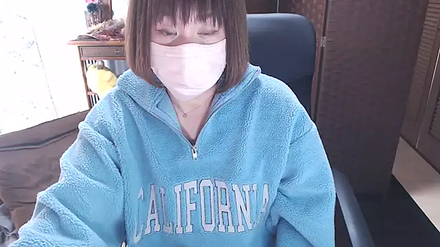 YUNONNON online show from January 10, 1:10 am