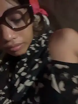 hottiebabe23 online show from December 20, 7:18 pm