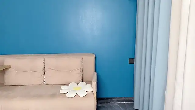 ella55-- online show from April 17, 3:19 am