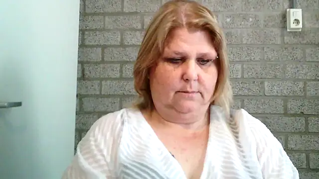 Sylviastar46 online show from March 3, 9:37 am