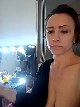 Karebearz1 online show from October 30, 12:17 pm