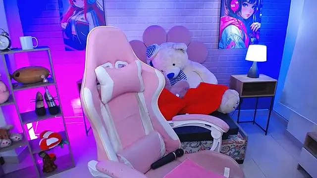 roseefancy19 online show from April 15, 12:17 pm